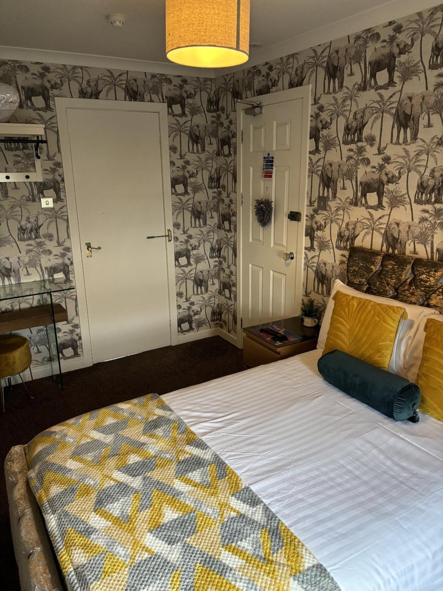 ניוטון סטיוארט The Blackhorse Accommodation מראה חיצוני תמונה